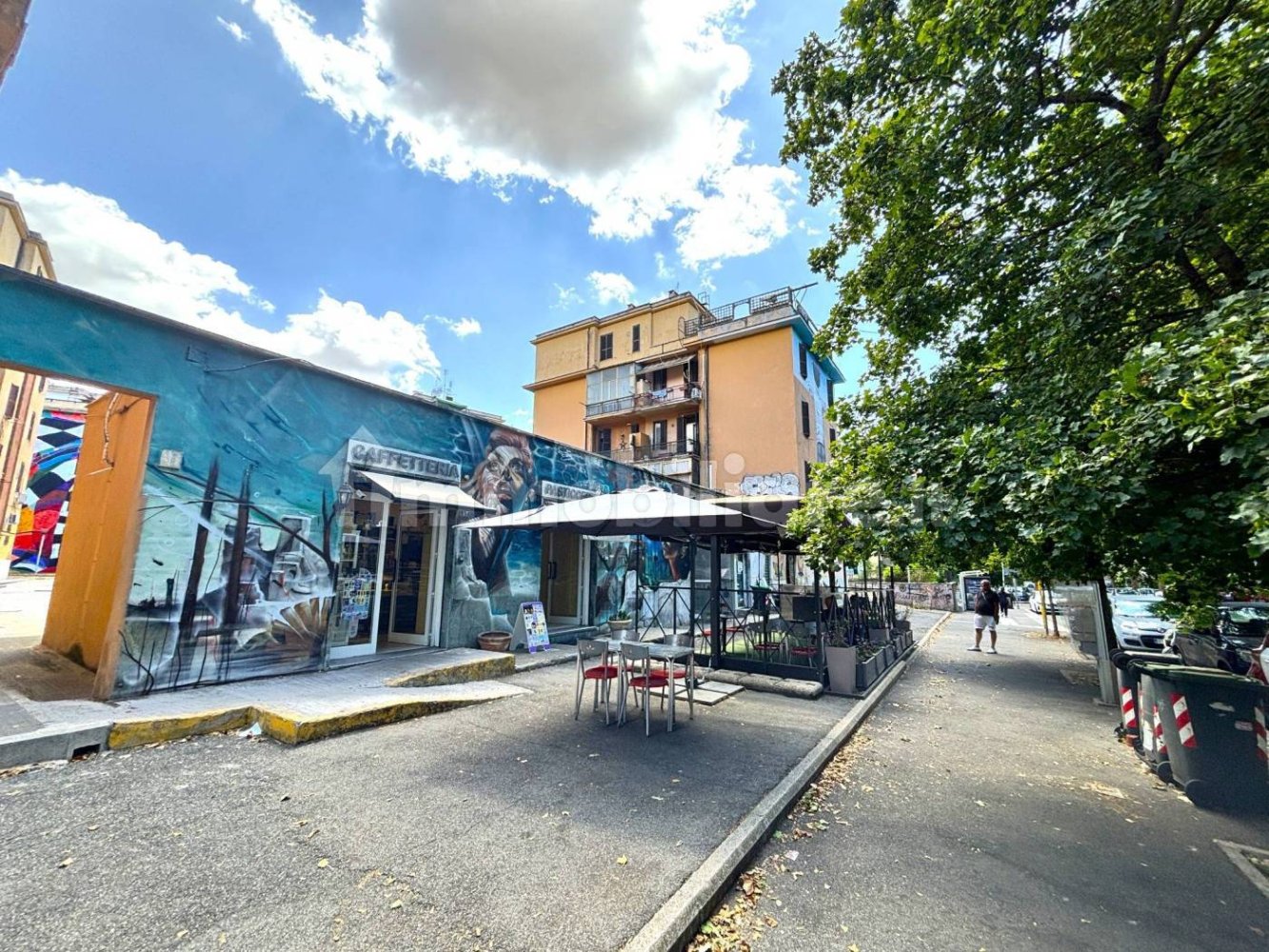 3 rooms Commercial property in Rome, Italy No. 289859