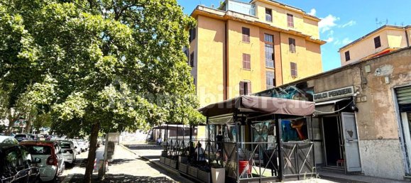 3 rooms Commercial property in Rome, Italy No. 289859 21