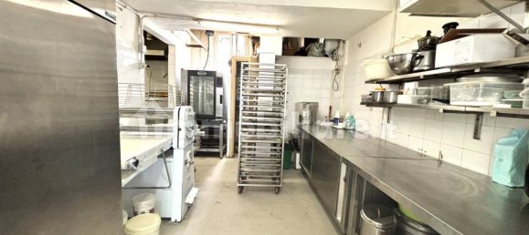 3 rooms Commercial property in Rome, Italy No. 289859 11