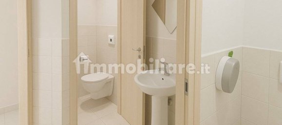 3 rooms Commercial property in Rome, Italy No. 289859 17