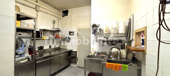 3 rooms Commercial property in Rome, Italy No. 289859 9