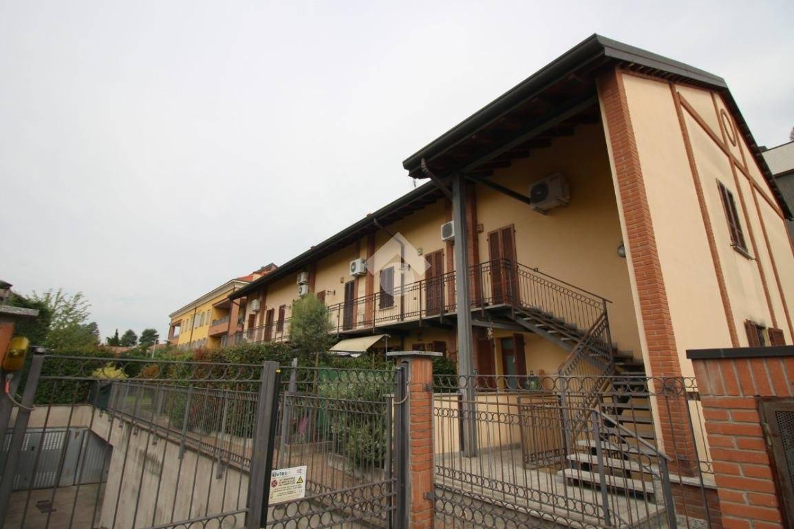 Квартира с 1 спальней в Ро, Италия № 381161