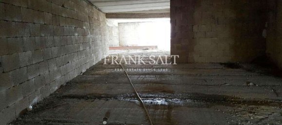 842m² Office in Santa Venera, Malta No. 11934 4