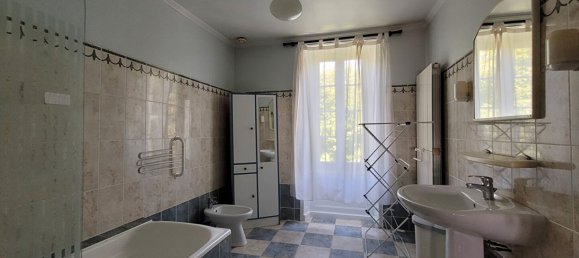 5 bedrooms House in Yves, France No. 103144 8