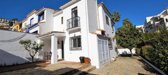 2 bedrooms Townhouse in Benahavis, Spain No. 122814 3