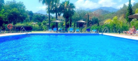 Apartamento de 2 dormitorios en Marbella, Spain No. 84951 2