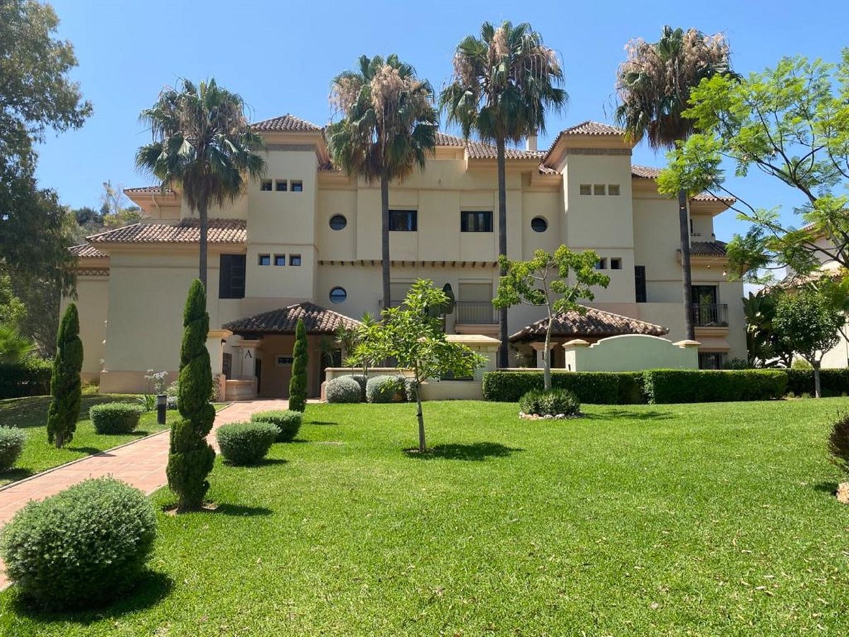 Apartamento de 2 dormitorios en Marbella, Spain No. 84951