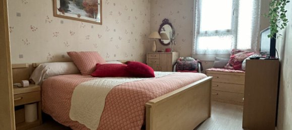 2 bedrooms Apartment in Saint-Jean-de-la-Ruelle, France No. 81192 6