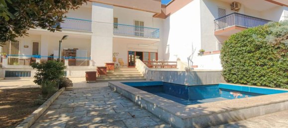 5 Schlafzimmer Villa in Bari, Italy, Nr. 318281 11