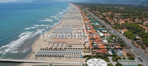 Вилла с 4 спальнями в Форте деи Марми, Италия № 227926 33