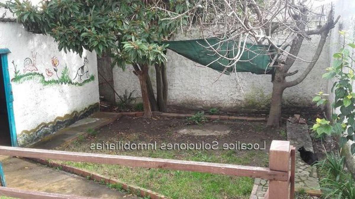 2 bedrooms House in Montevideo, Uruguay No. 11658