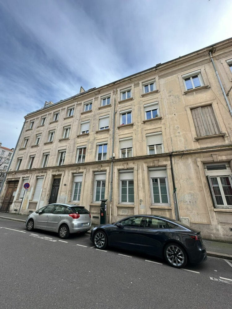 Apartamento de 3 dormitorios en Saint-Etienne, France No. 244705