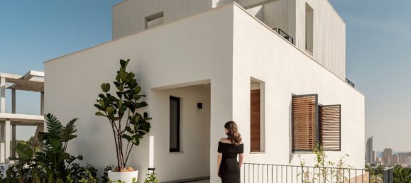 4 bedrooms Villa in Alicante, Spain No. 190482 8