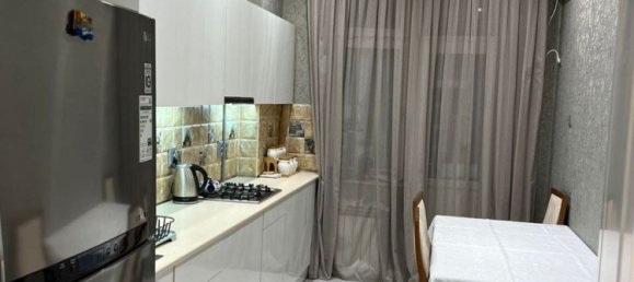 4 bedrooms Apartment in Nasimi, Azerbaijan No. 1328 3