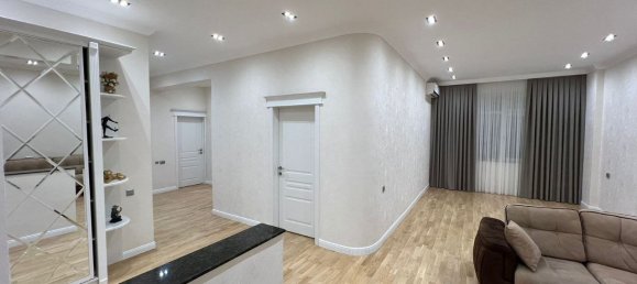 4 bedrooms Apartment in Nasimi, Azerbaijan No. 1328 10