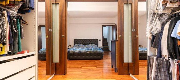 4-salle Appartement à Turin, Italy No. 39411 19