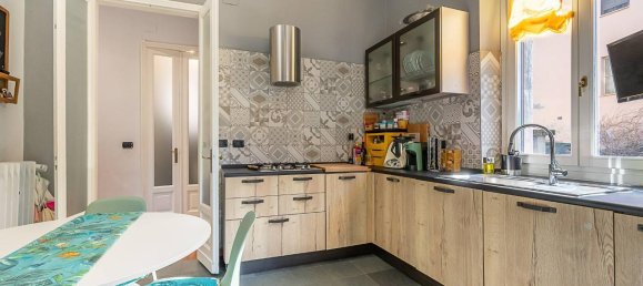 4-salle Appartement à Turin, Italy No. 39411 9