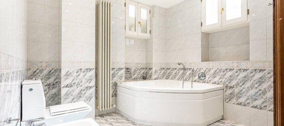 4-salle Appartement à Turin, Italy No. 39411 24