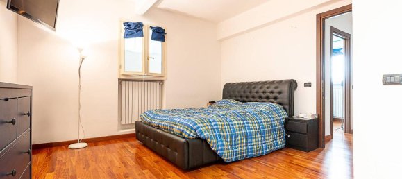 4-salle Appartement à Turin, Italy No. 39411 15