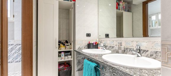 4-salle Appartement à Turin, Italy No. 39411 23