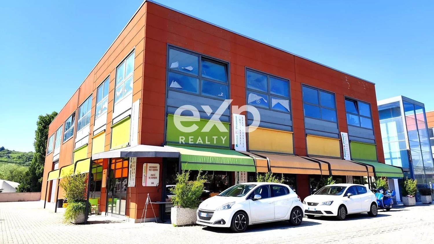 270m² Commercial property in Canelli, Italy No. 305362