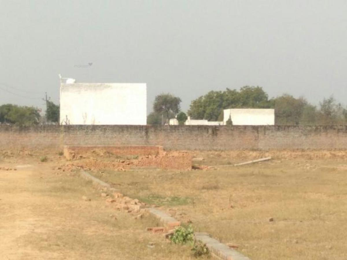  قطعة أرض في Faridabad, India رقم 35498