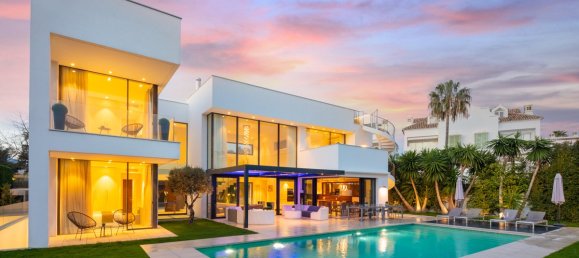 7 bedrooms Villa in Marbella, Spain No. 4470 28