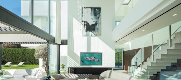 7 bedrooms Villa in Marbella, Spain No. 4470 2