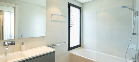 7 bedrooms Villa in Marbella, Spain No. 4470 13