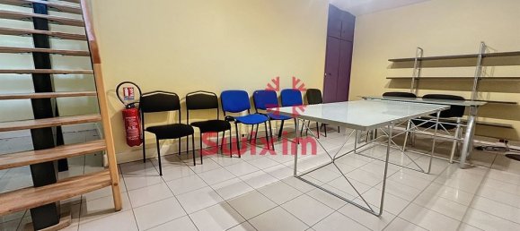 120m² Commercial property in Paris, France No. 169951 13