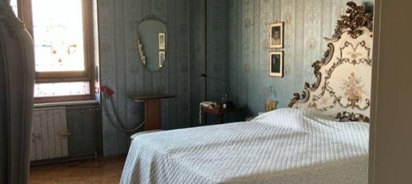 5 rooms Apartment in Turin, Italy No. 37728 28