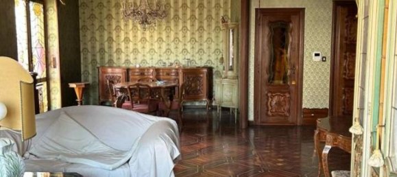 5 rooms Apartment in Turin, Italy No. 37728 12