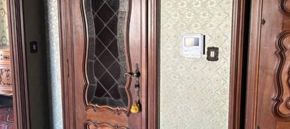 5 rooms Apartment in Turin, Italy No. 37728 9