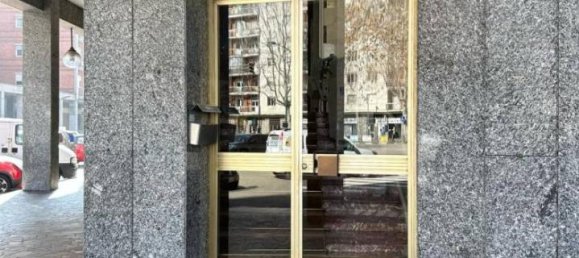 5 rooms Apartment in Turin, Italy No. 37728 2