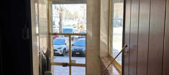 5 rooms Apartment in Turin, Italy No. 37728 4