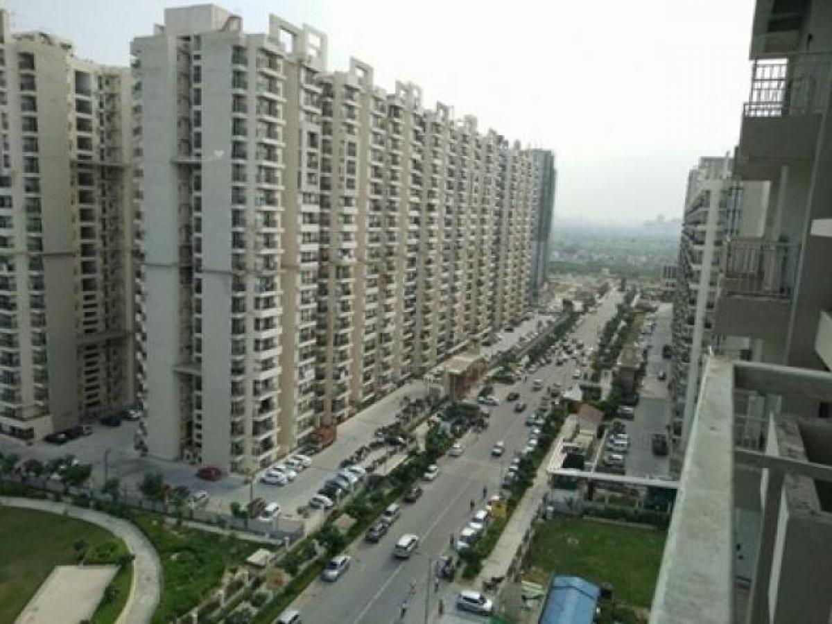 3 bedrooms House in Noida, India No. 67711