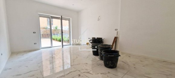 2 bedrooms Apartment in Naples, Italy No. 114802 17