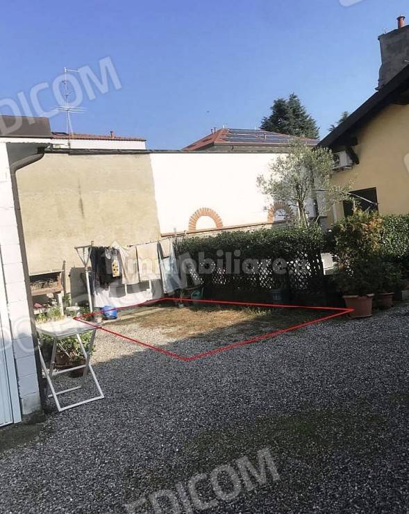 Apartamento T2 em Gorla Minore, Italy N.º 294974