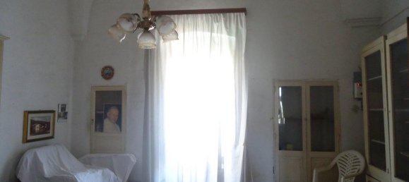 Дом с 6 комнатами в Racale, Италия № 232316 16