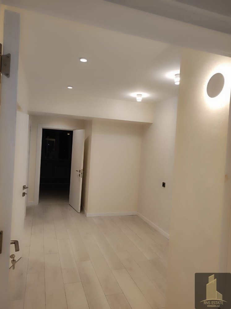 4 bedrooms Apartment in Yasamal, Azerbaijan No. 1772