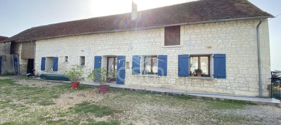 3 bedrooms House in Pouzay, France No. 82613 7