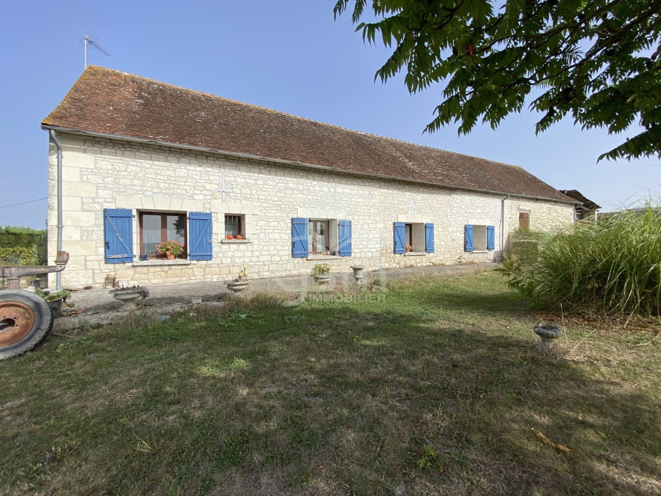 3 bedrooms House in Pouzay, France No. 82613