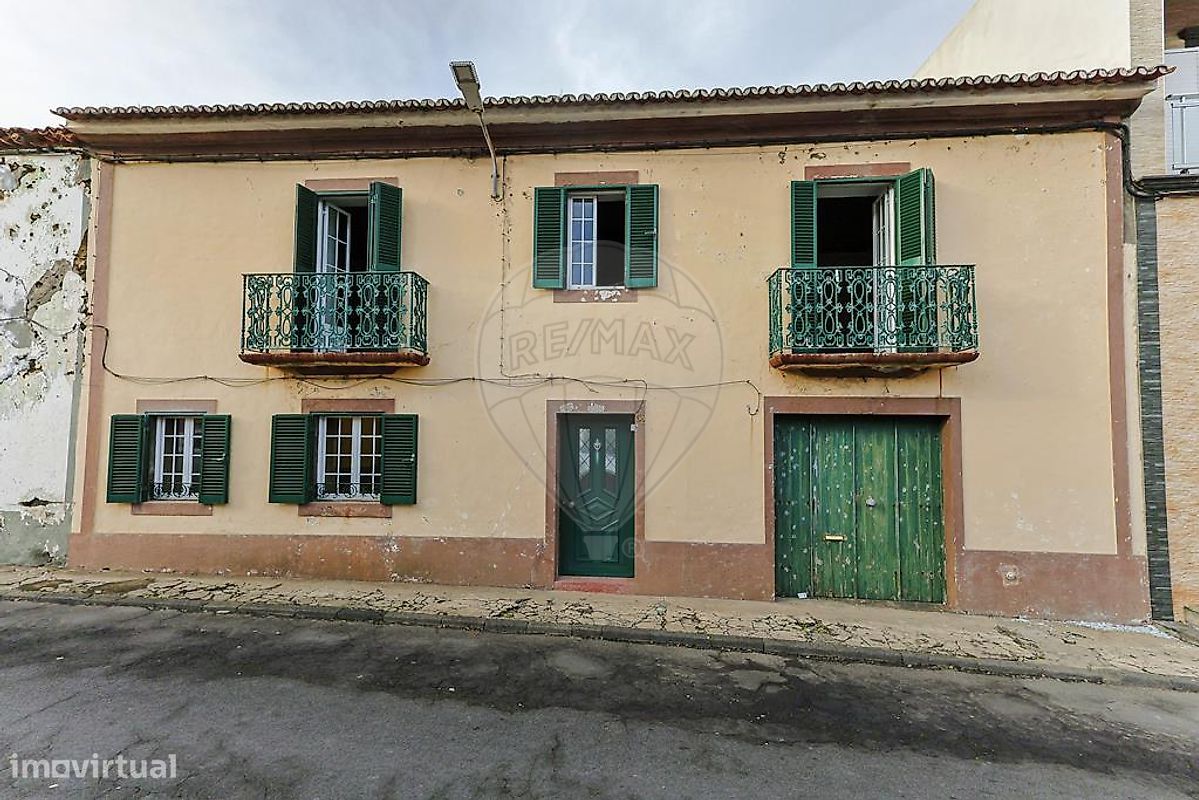 4 غرف نوم منزل في Ponta Delgada, Portugal رقم 44302