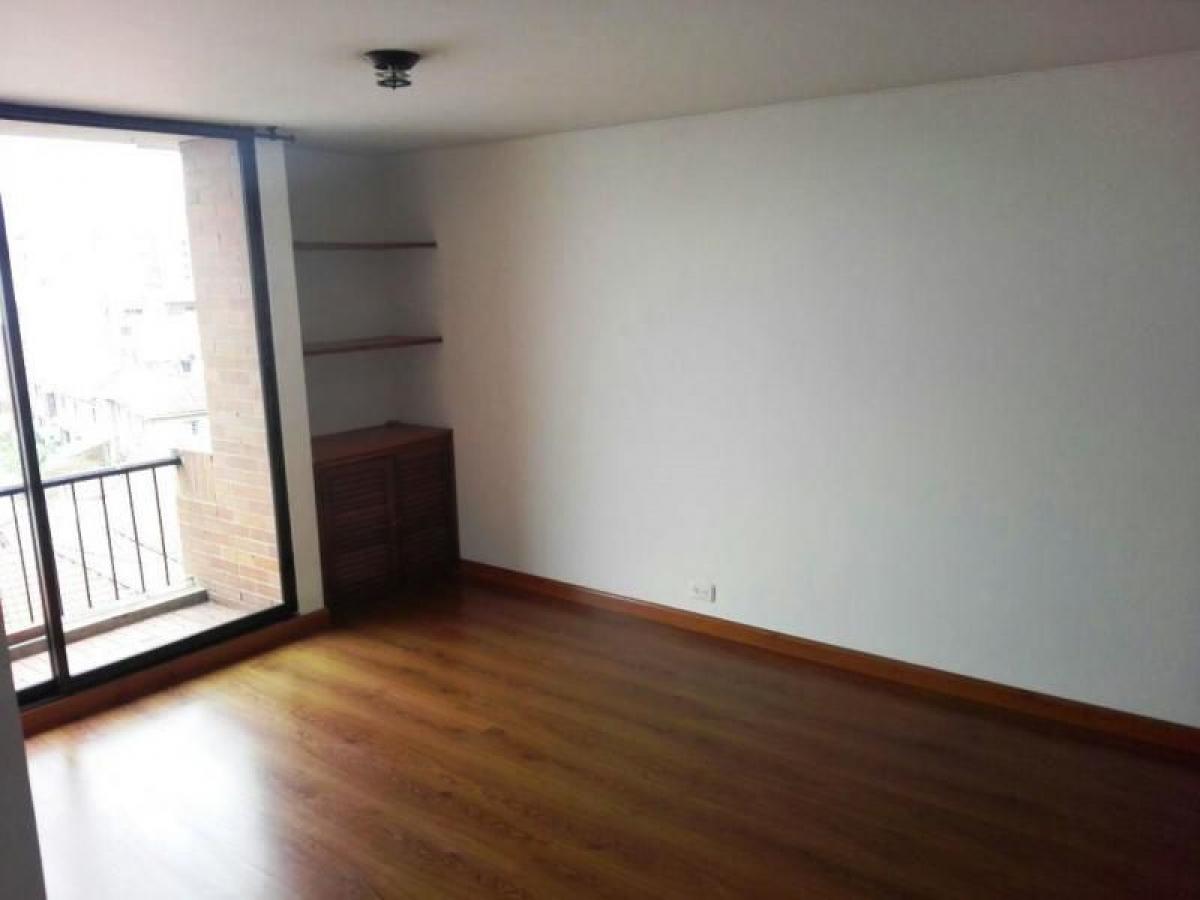 2 bedrooms House in Bogota, Colombia No. 13259