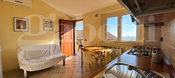 Квартира с 2 комнатами в Торторето, Италия № 9401 7