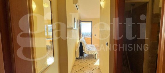 Квартира с 2 комнатами в Торторето, Италия № 9401 12