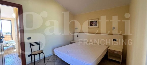 Квартира с 2 комнатами в Торторето, Италия № 9401 10