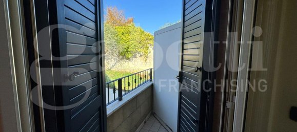 Квартира с 2 комнатами в Торторето, Италия № 9401 33