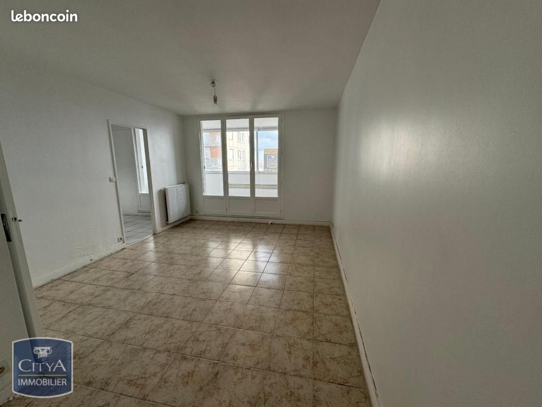 Apartamento de 2 dormitorios en Orleans, France No. 156091