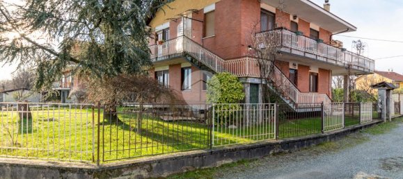 2 bedrooms Villa in Fiano, Italy No. 282543 2